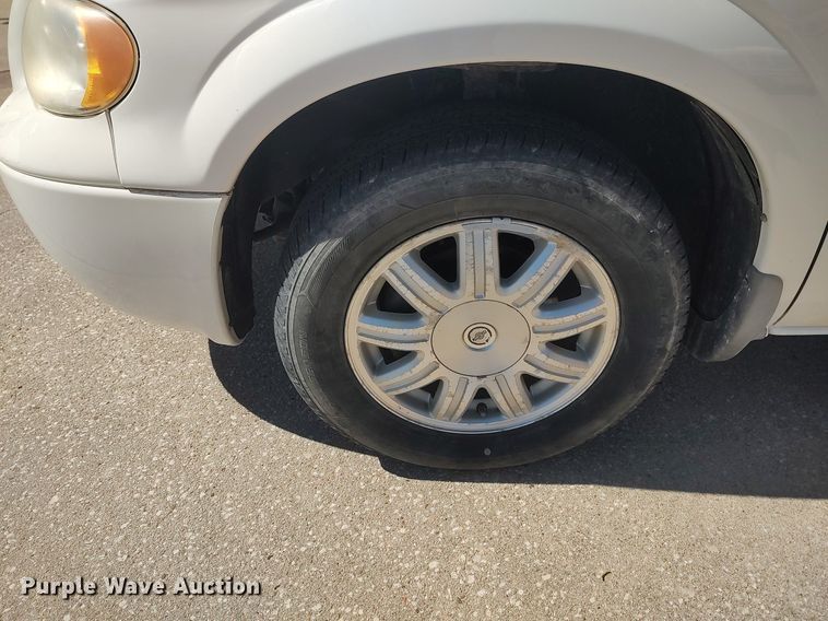 image for item LG9760 2006 Chrysler Town & Country  van