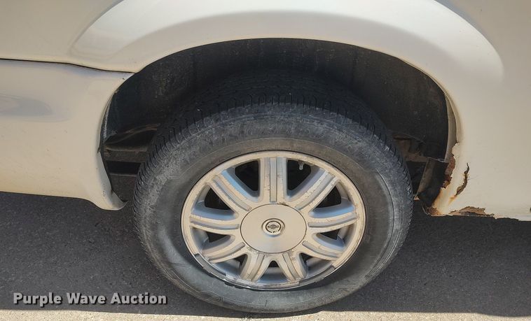 image for item LG9760 2006 Chrysler Town & Country  van