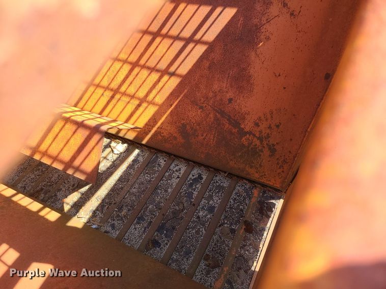 image for item LI9027 (2) Warren spreaders