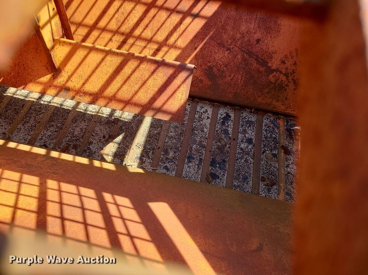 image for item LI9027 (2) Warren spreaders