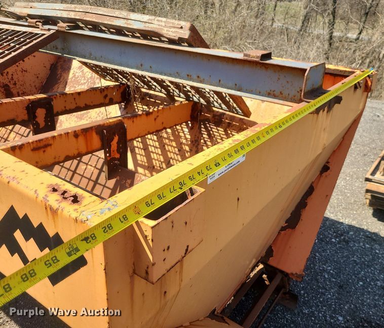 image for item LI9027 (2) Warren spreaders