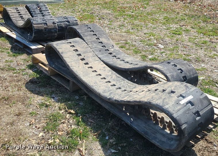 image for item LI9031 Rubber tracks