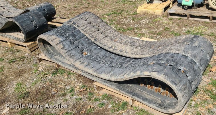 image for item LI9031 Rubber tracks