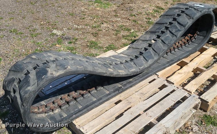 image for item LI9031 Rubber tracks