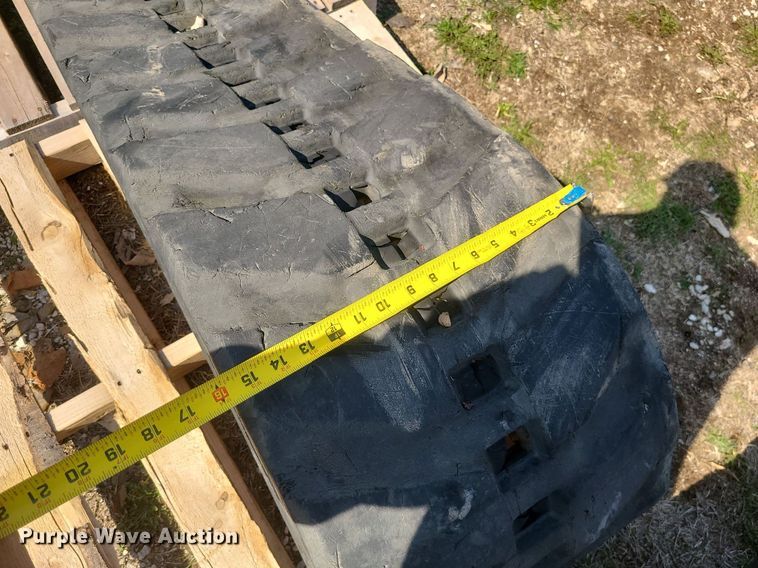 image for item LI9031 Rubber tracks