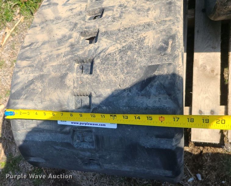 image for item LI9031 Rubber tracks