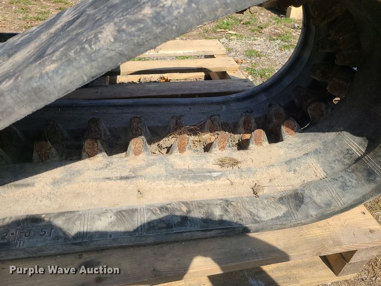 image for item LI9031 Rubber tracks