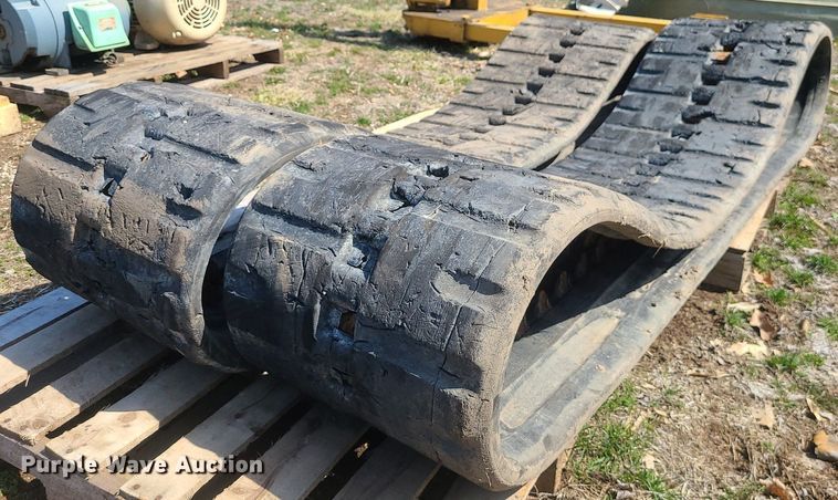 image for item LI9031 Rubber tracks