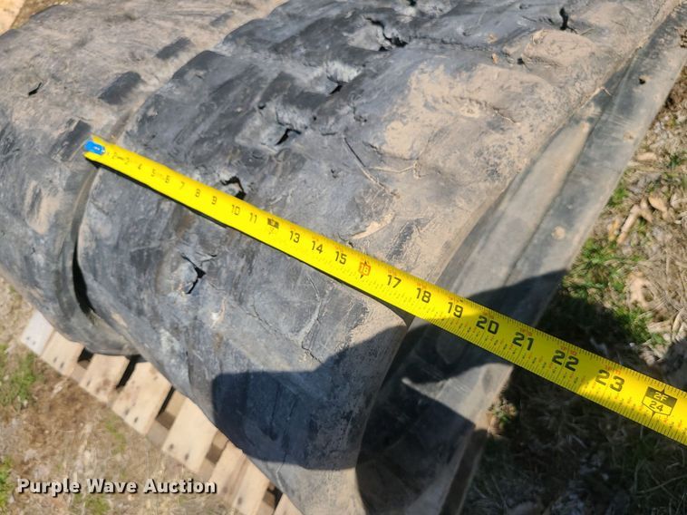 image for item LI9031 Rubber tracks