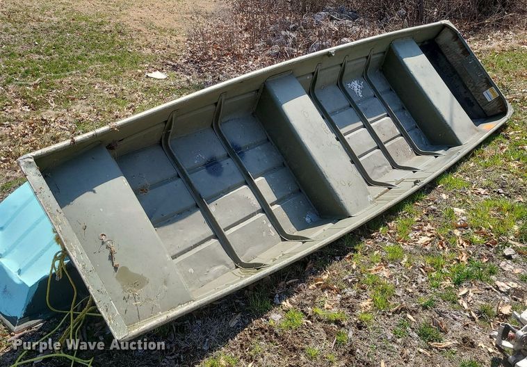 image for item LI9033 (2) 14' L boats