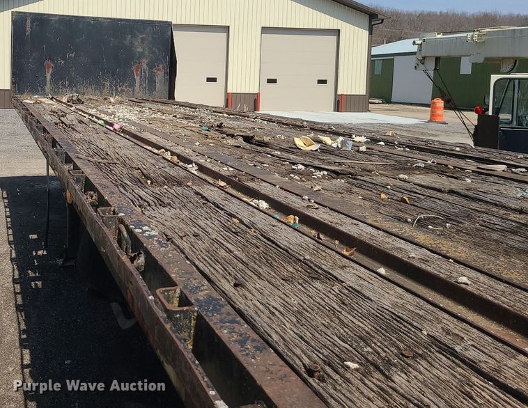 image for item LI9036 1973 Dorsey  flatbed trailer