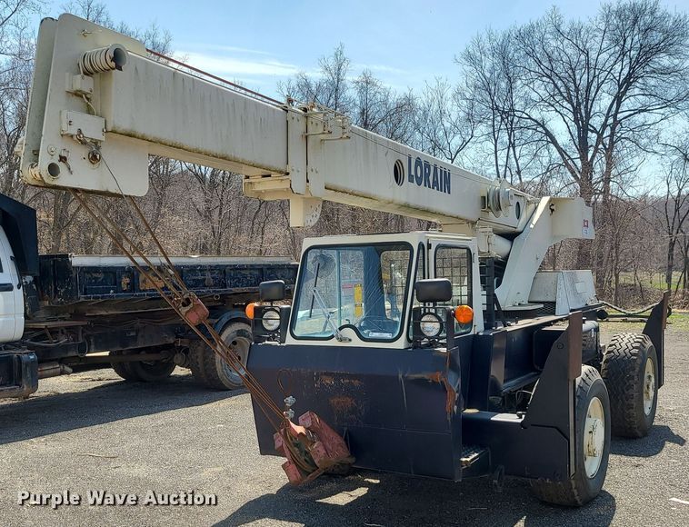 image for item LI9037 Lorain LRT-100  crane