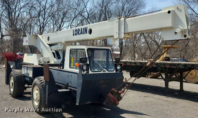 image for item LI9037 Lorain LRT-100  crane