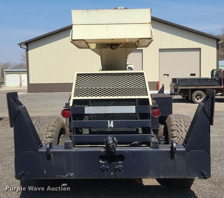 image for item LI9037 Lorain LRT-100  crane