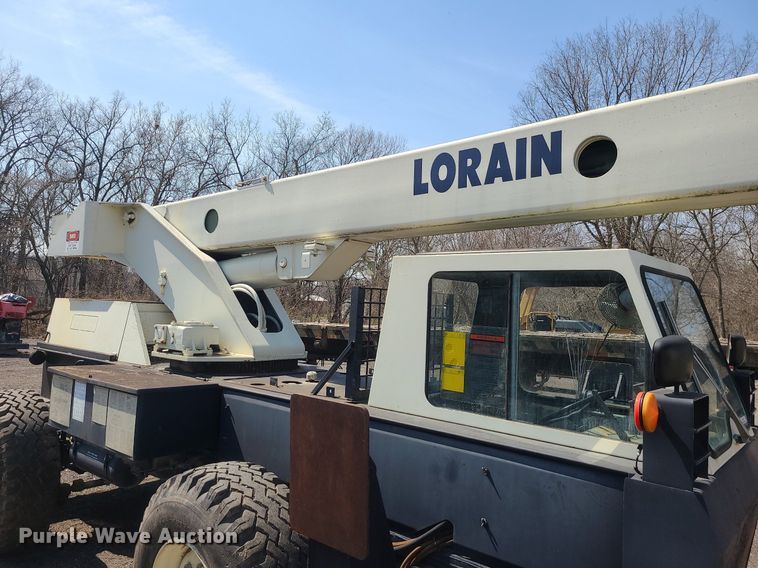 image for item LI9037 Lorain LRT-100  crane