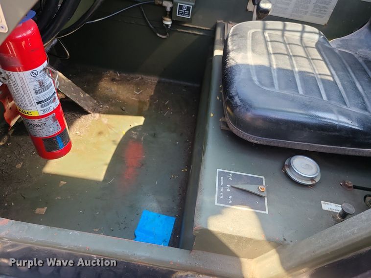 image for item LI9037 Lorain LRT-100  crane