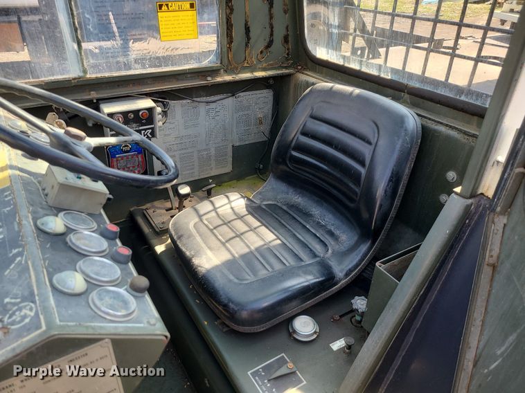 image for item LI9037 Lorain LRT-100  crane