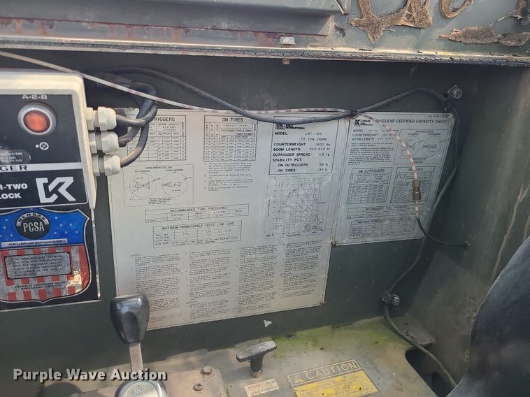 image for item LI9037 Lorain LRT-100  crane