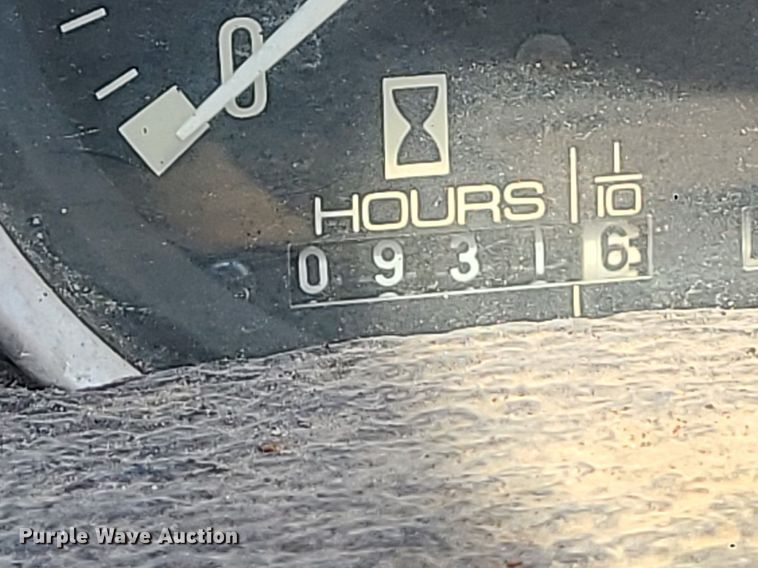 image for item LI9037 Lorain LRT-100  crane