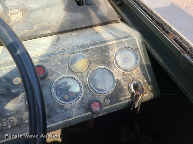 image for item LI9037 Lorain LRT-100  crane