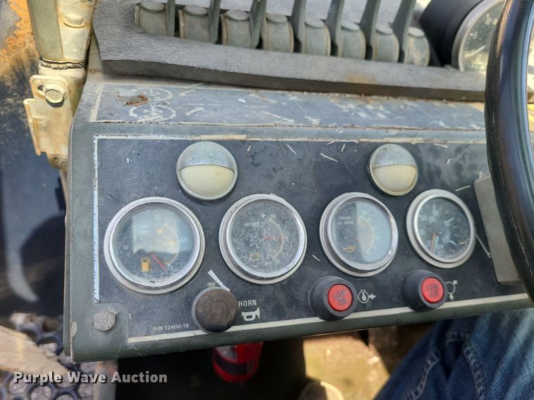 image for item LI9037 Lorain LRT-100  crane