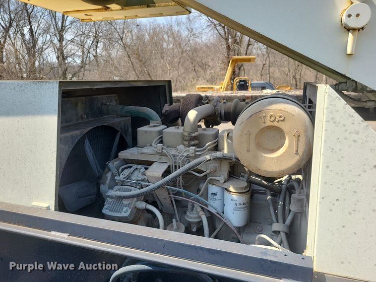 image for item LI9037 Lorain LRT-100  crane