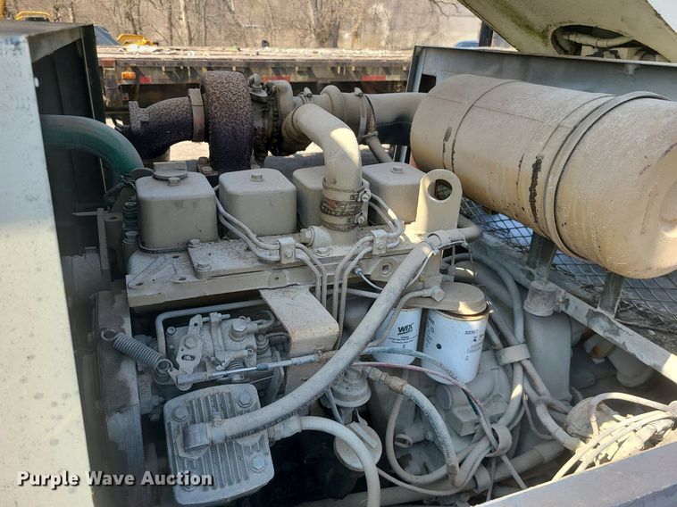 image for item LI9037 Lorain LRT-100  crane