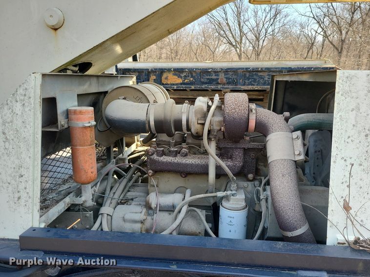 image for item LI9037 Lorain LRT-100  crane