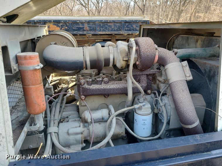 image for item LI9037 Lorain LRT-100  crane