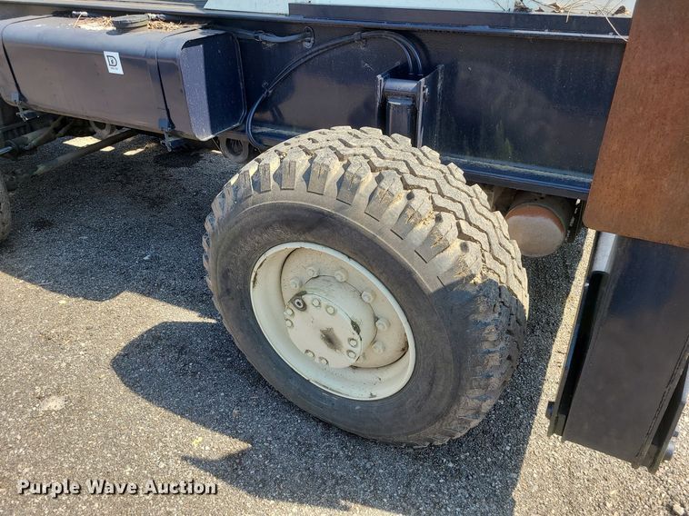 image for item LI9037 Lorain LRT-100  crane