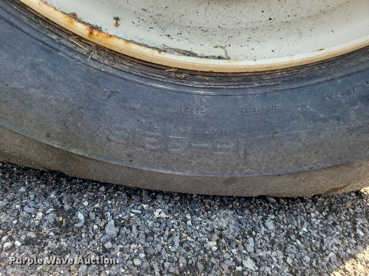 image for item LI9037 Lorain LRT-100  crane