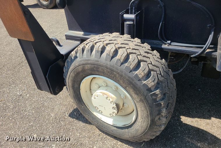 image for item LI9037 Lorain LRT-100  crane