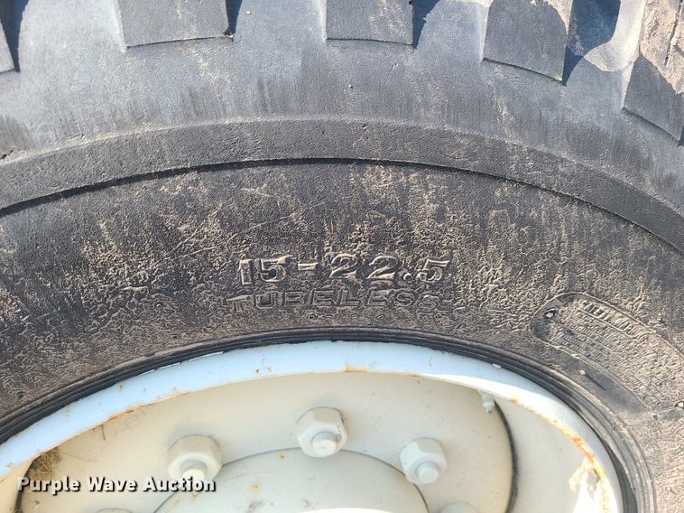 image for item LI9037 Lorain LRT-100  crane