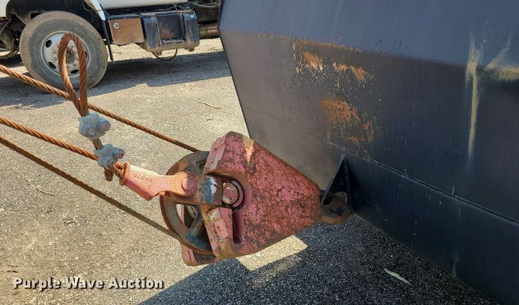 image for item LI9037 Lorain LRT-100  crane