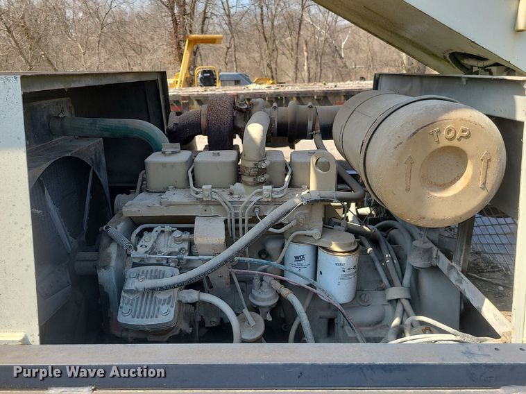 image for item LI9037 Lorain LRT-100  crane