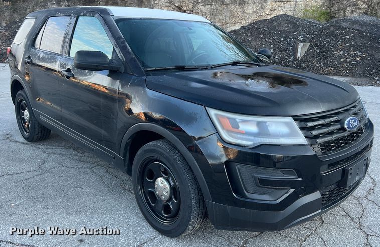 image for item LI9555 2017 Ford Explorer Police Interceptor  SUV