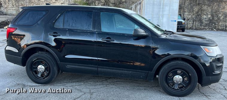 image for item LI9555 2017 Ford Explorer Police Interceptor  SUV