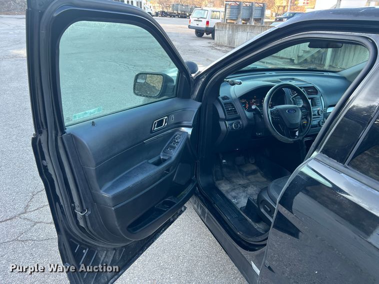image for item LI9555 2017 Ford Explorer Police Interceptor  SUV