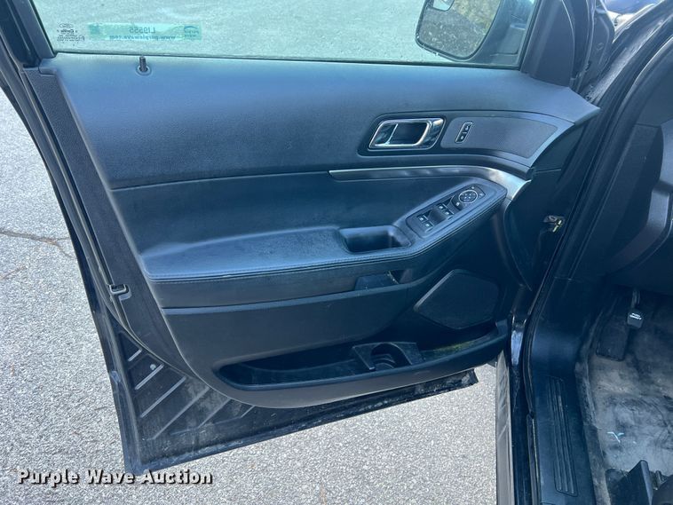 image for item LI9555 2017 Ford Explorer Police Interceptor  SUV