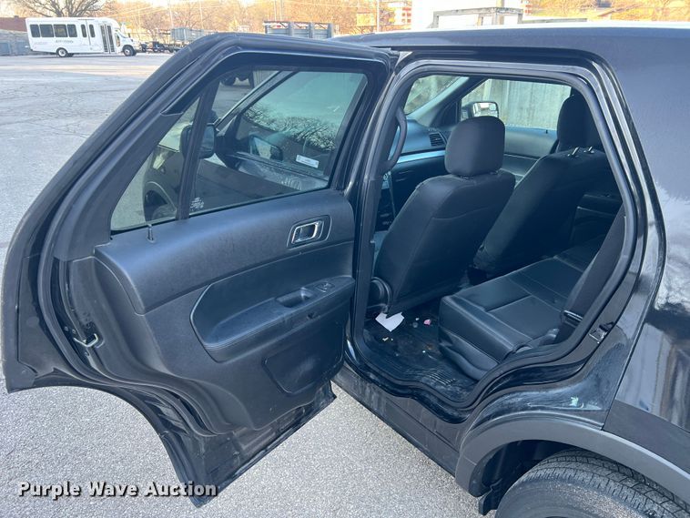 image for item LI9555 2017 Ford Explorer Police Interceptor  SUV