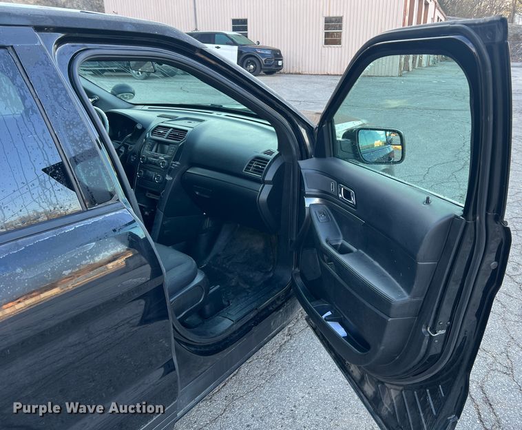 image for item LI9555 2017 Ford Explorer Police Interceptor  SUV