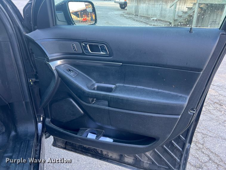 image for item LI9555 2017 Ford Explorer Police Interceptor  SUV