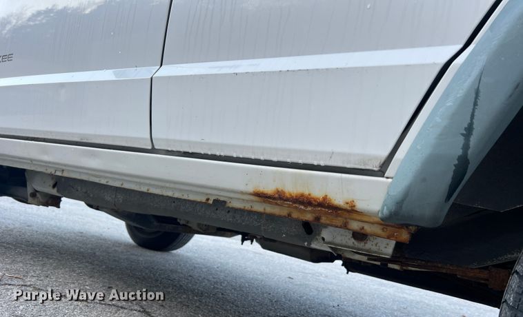 image for item LI9556 1998 Jeep Cherokee  SUV