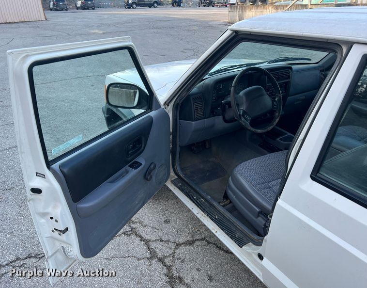 image for item LI9556 1998 Jeep Cherokee  SUV