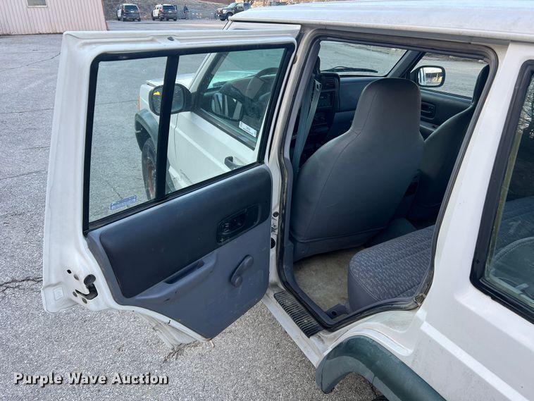 image for item LI9556 1998 Jeep Cherokee  SUV