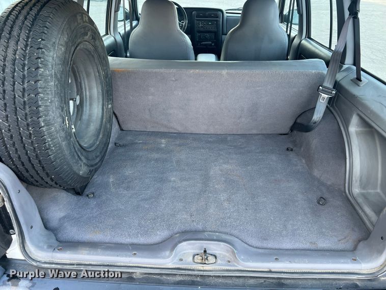 image for item LI9556 1998 Jeep Cherokee  SUV