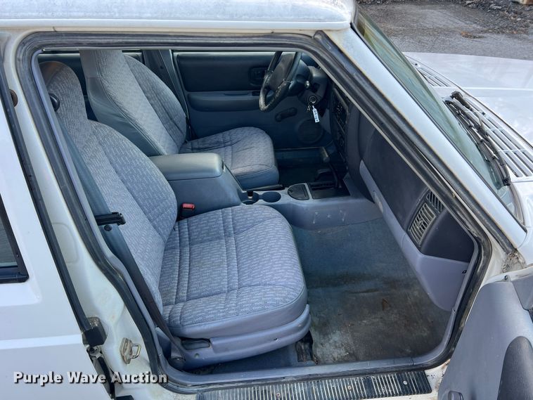 image for item LI9556 1998 Jeep Cherokee  SUV