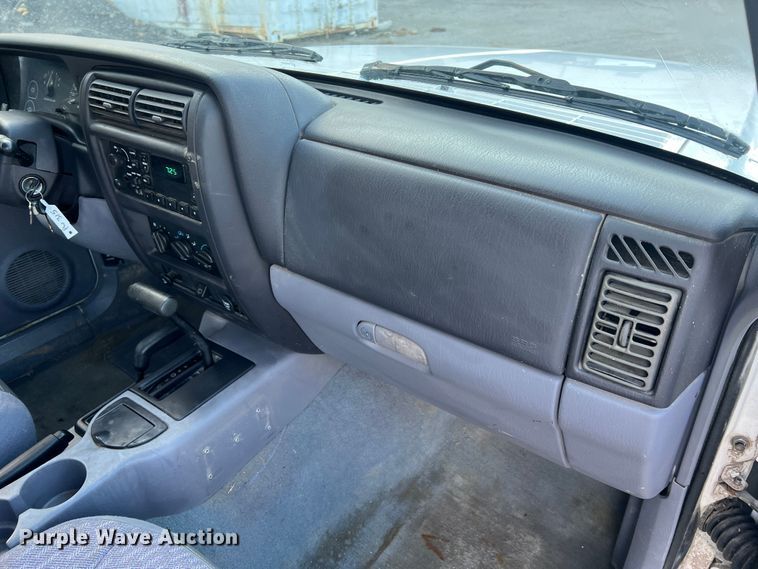 image for item LI9556 1998 Jeep Cherokee  SUV