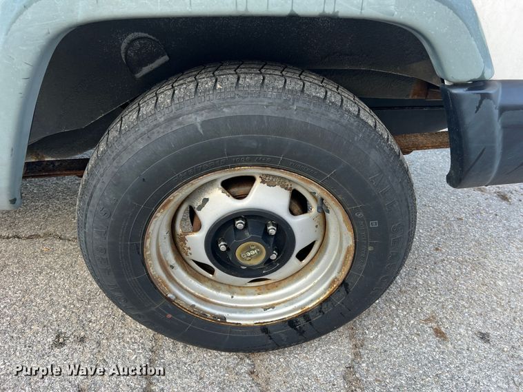 image for item LI9556 1998 Jeep Cherokee  SUV