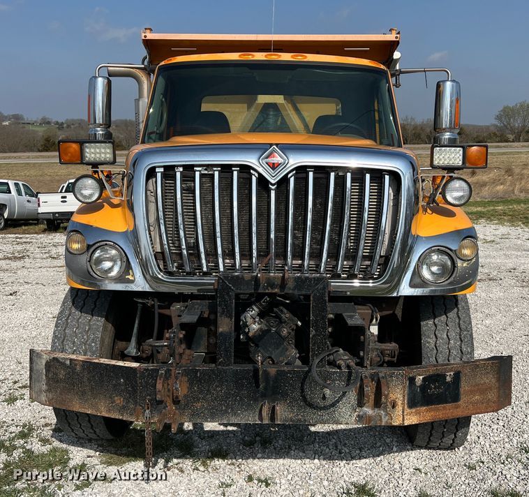 image for item LI9562 2009 International WorkStar 7500  dump truck